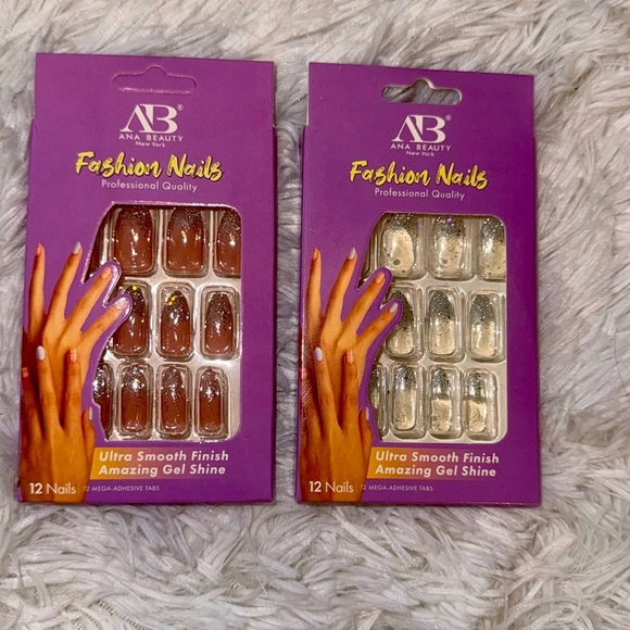 2 Packs Of press on Nails - Picture 1 of 1